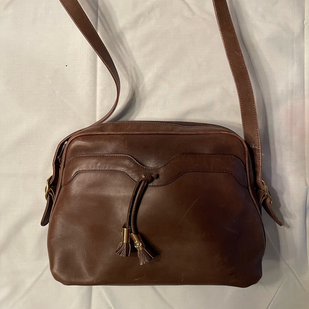 Vintage Gucci all brown leather shoulder bag.